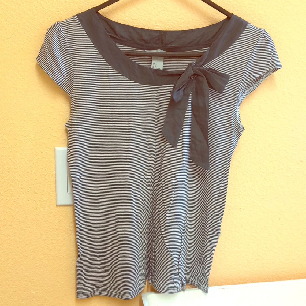 H&M S stripped short sleeve shirt